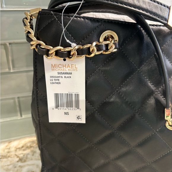 Michael Kors Susannah Large Leather Quilted Tote NWT - Picture 7 of 14